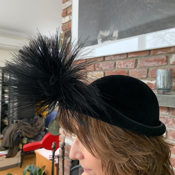 Vintage 1940s Saks Fifth Avenue Black Hat Wool with Feather and Beading - Picture 6 of 16
